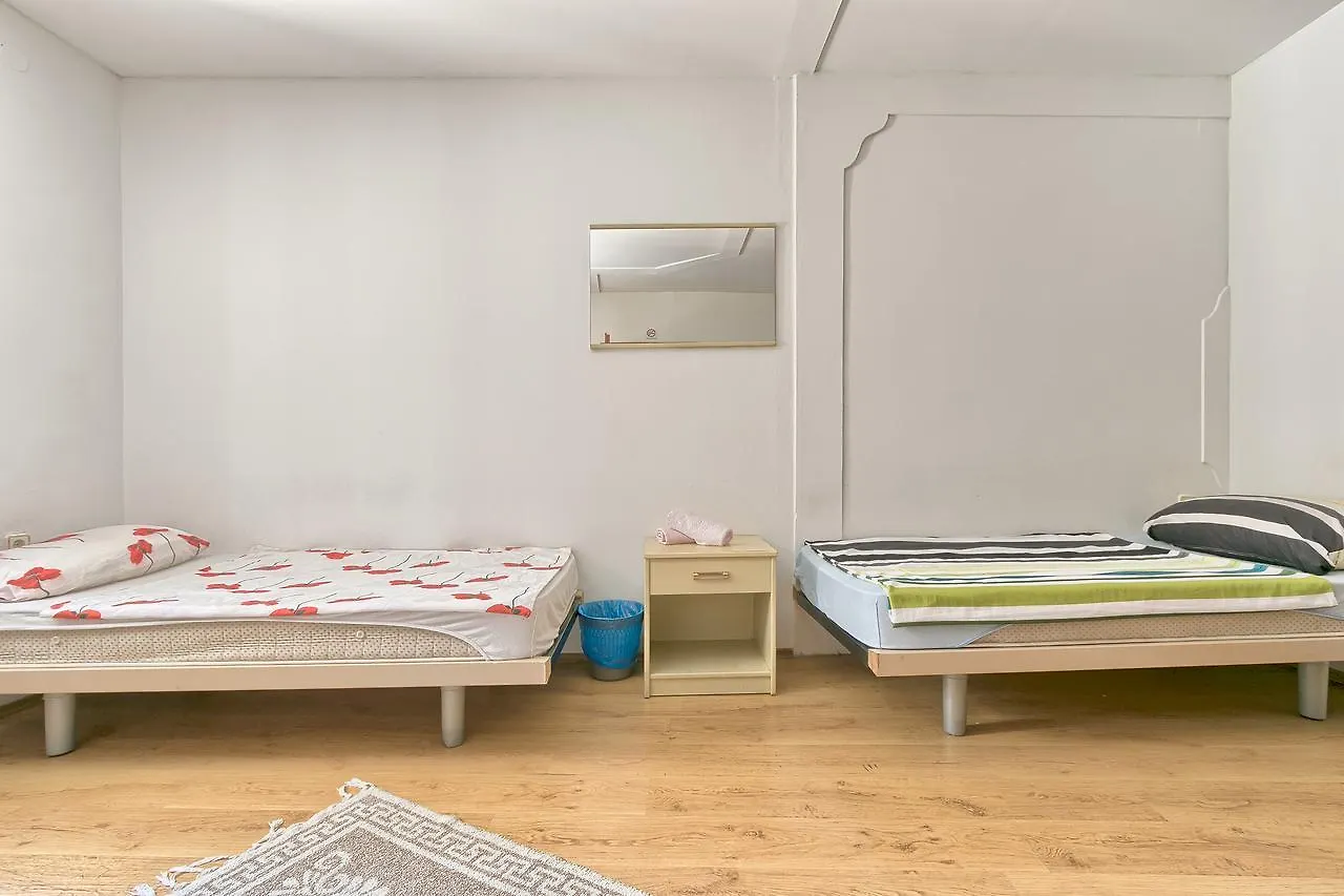 Hostel Pula 0*,